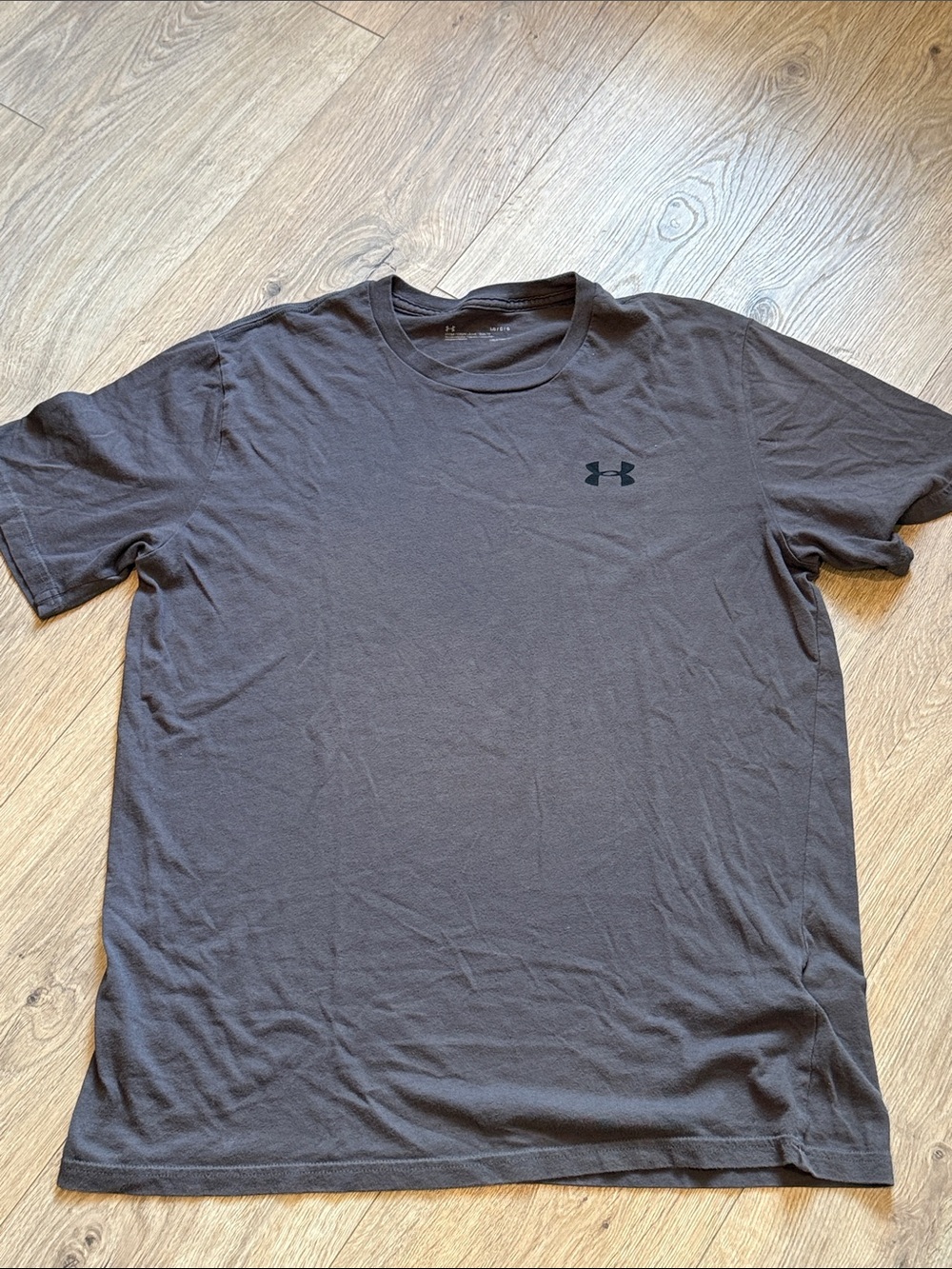 UNDER ARMOUR HeatGear Loose Fit Tee in Charcoal Gray Size Large